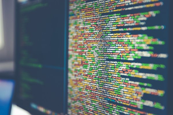 Quels sont les défis de la gestion des identités numériques dans un environnement DevOps?